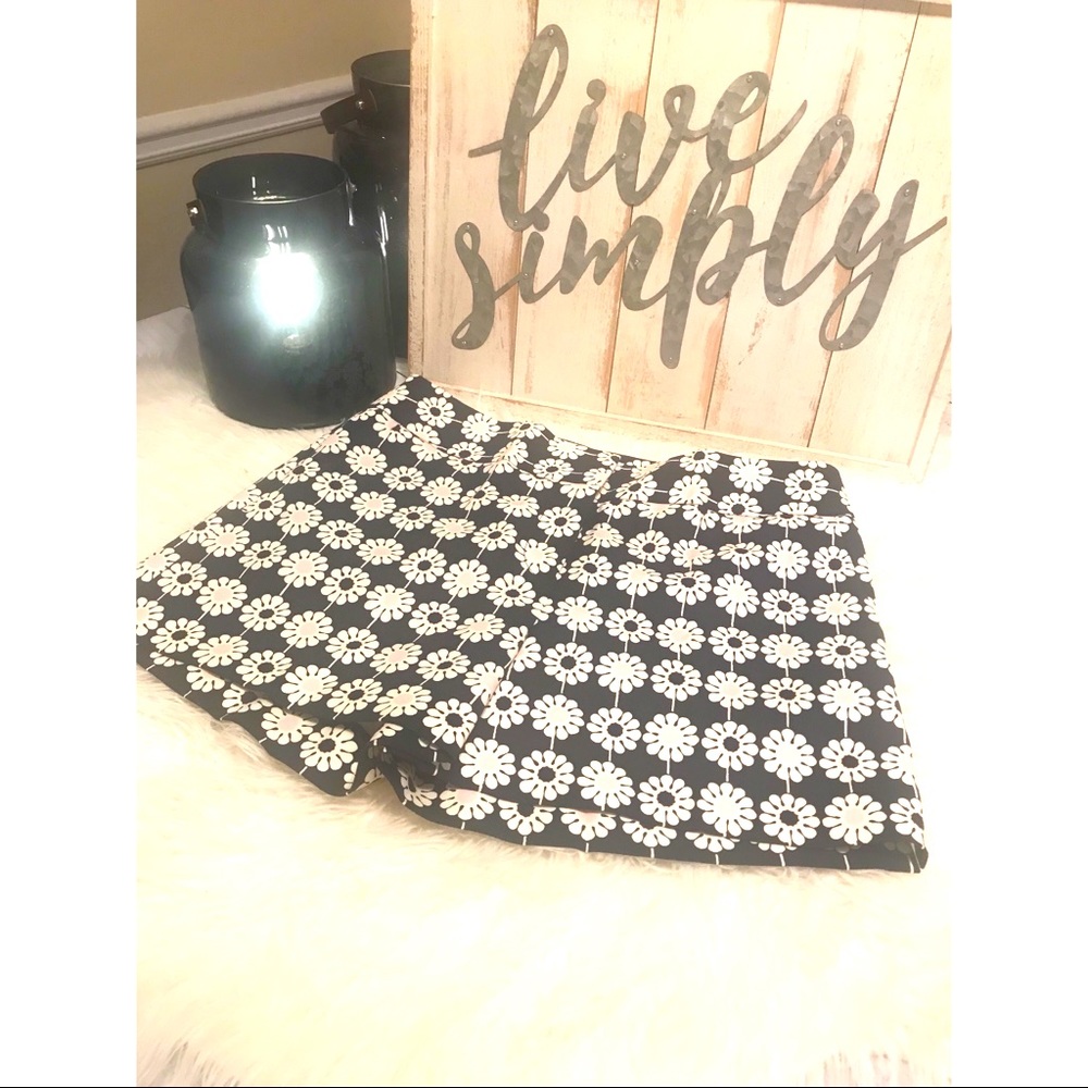 NWT Loft Floral High Rise Shorts Size 4